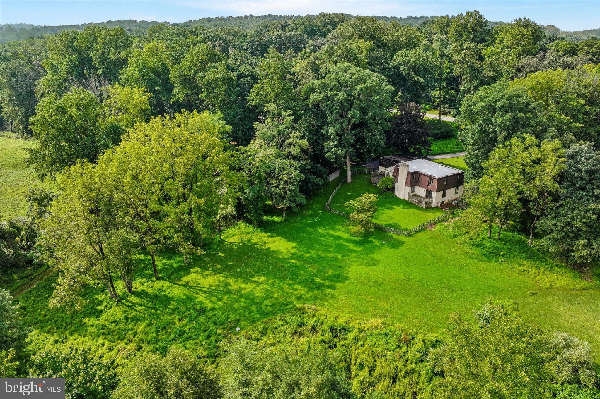 1132 TINKERHILL LANE