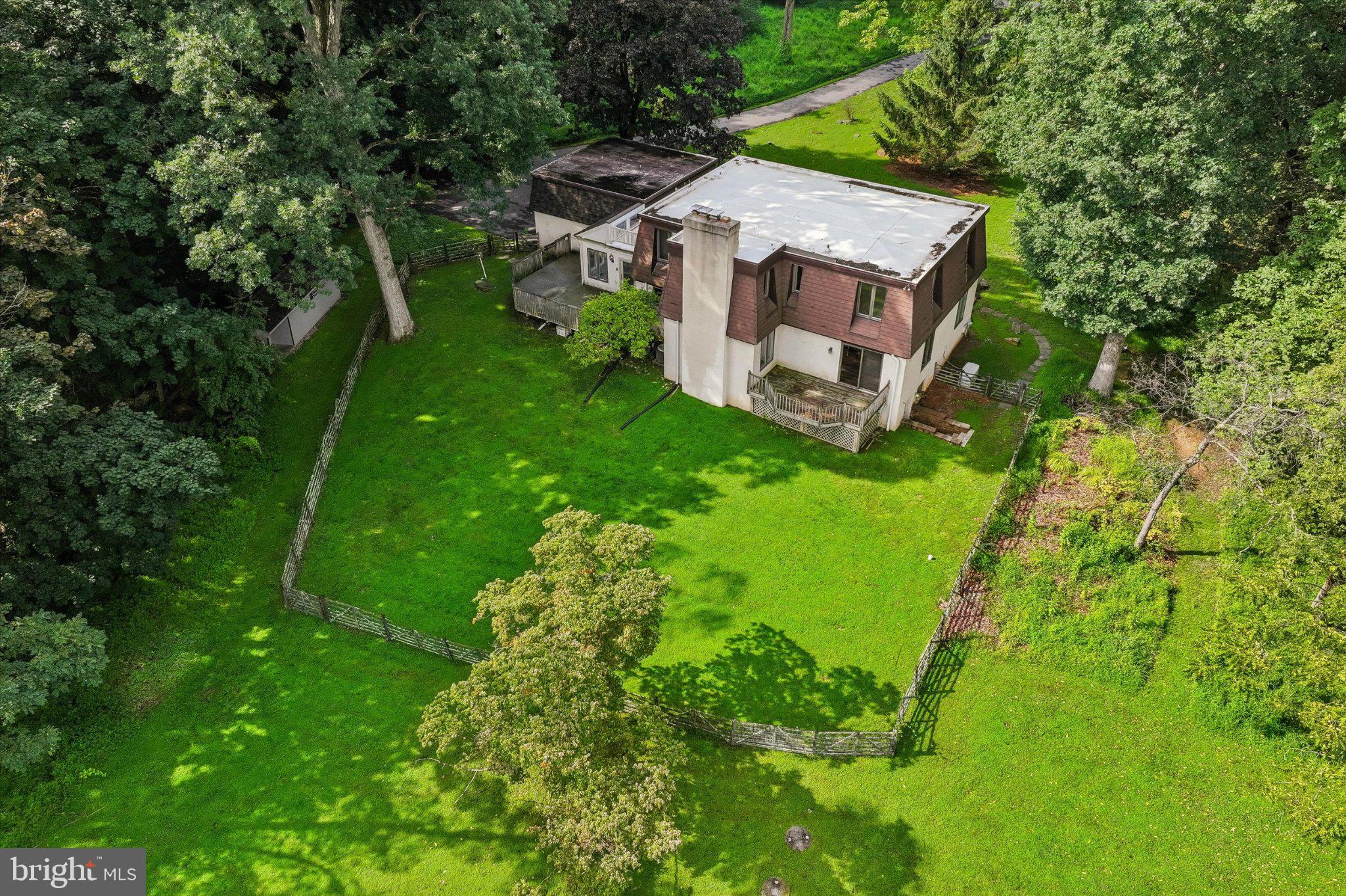 1132 TINKERHILL LANE