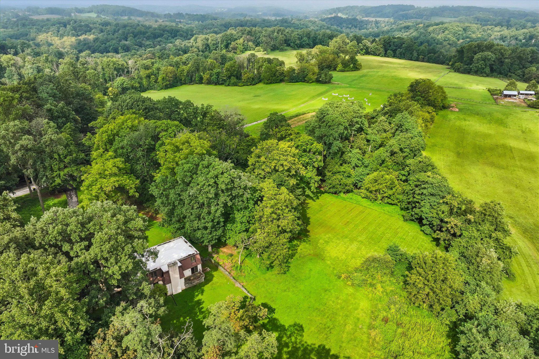 1132 TINKERHILL LANE