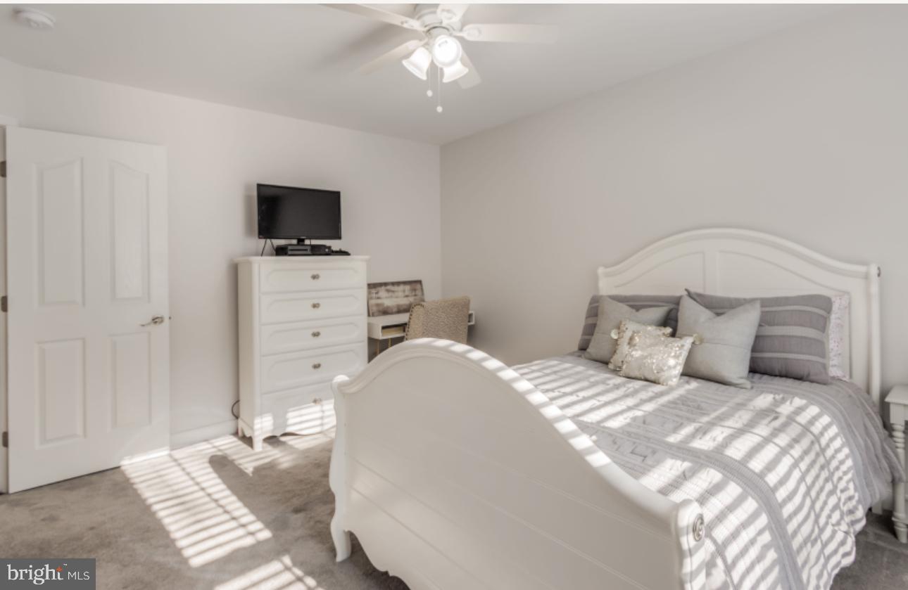 FAIRWAY ESTATES - Residential