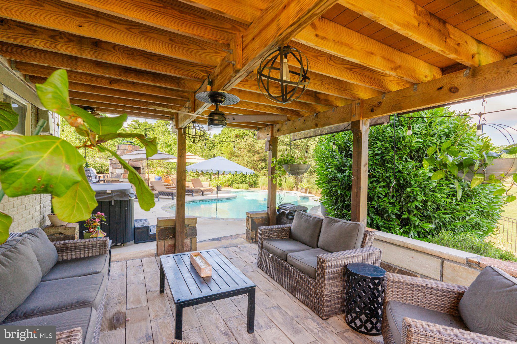 THE POINT - Residential