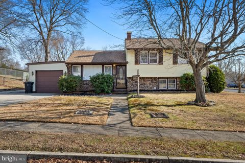 Photo of 748 Dartmouth Drive, WENONAH, NJ 08090 (MLS # NJGL2066388)