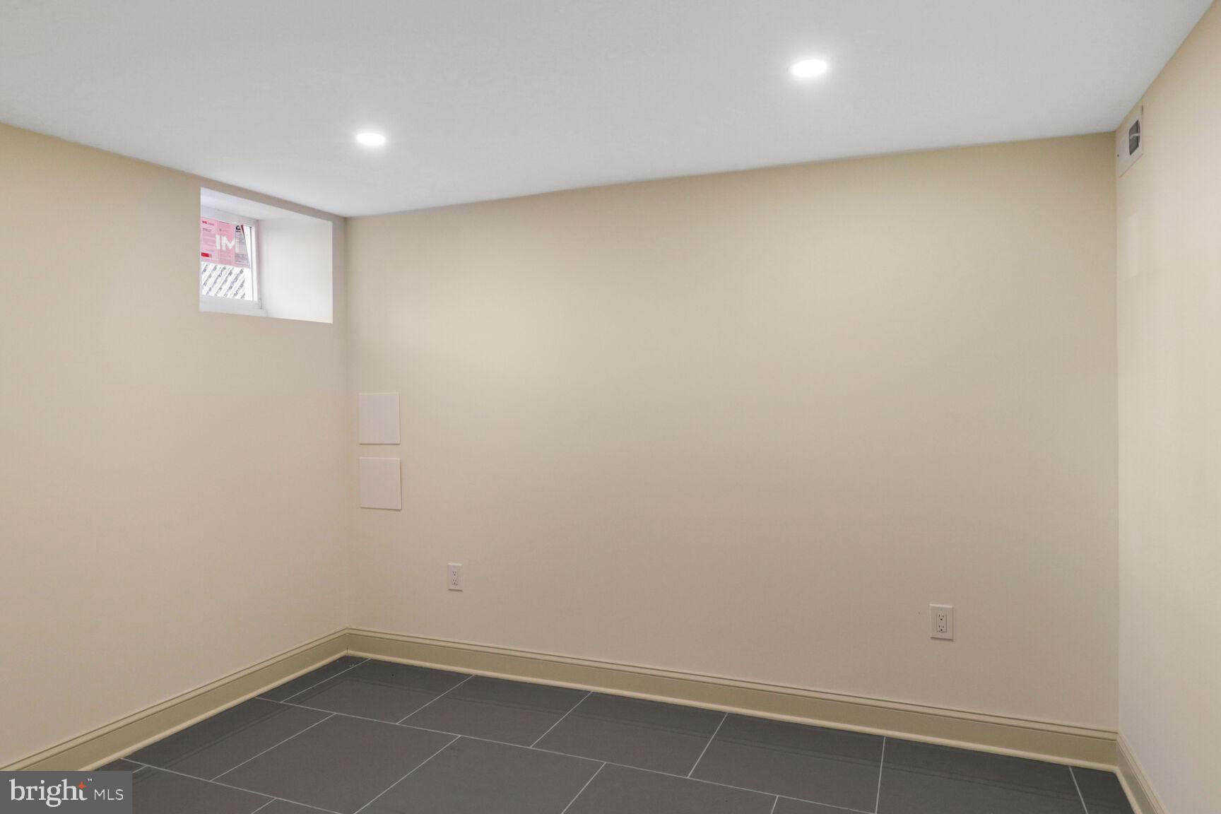 EDGEWOOD - Residential