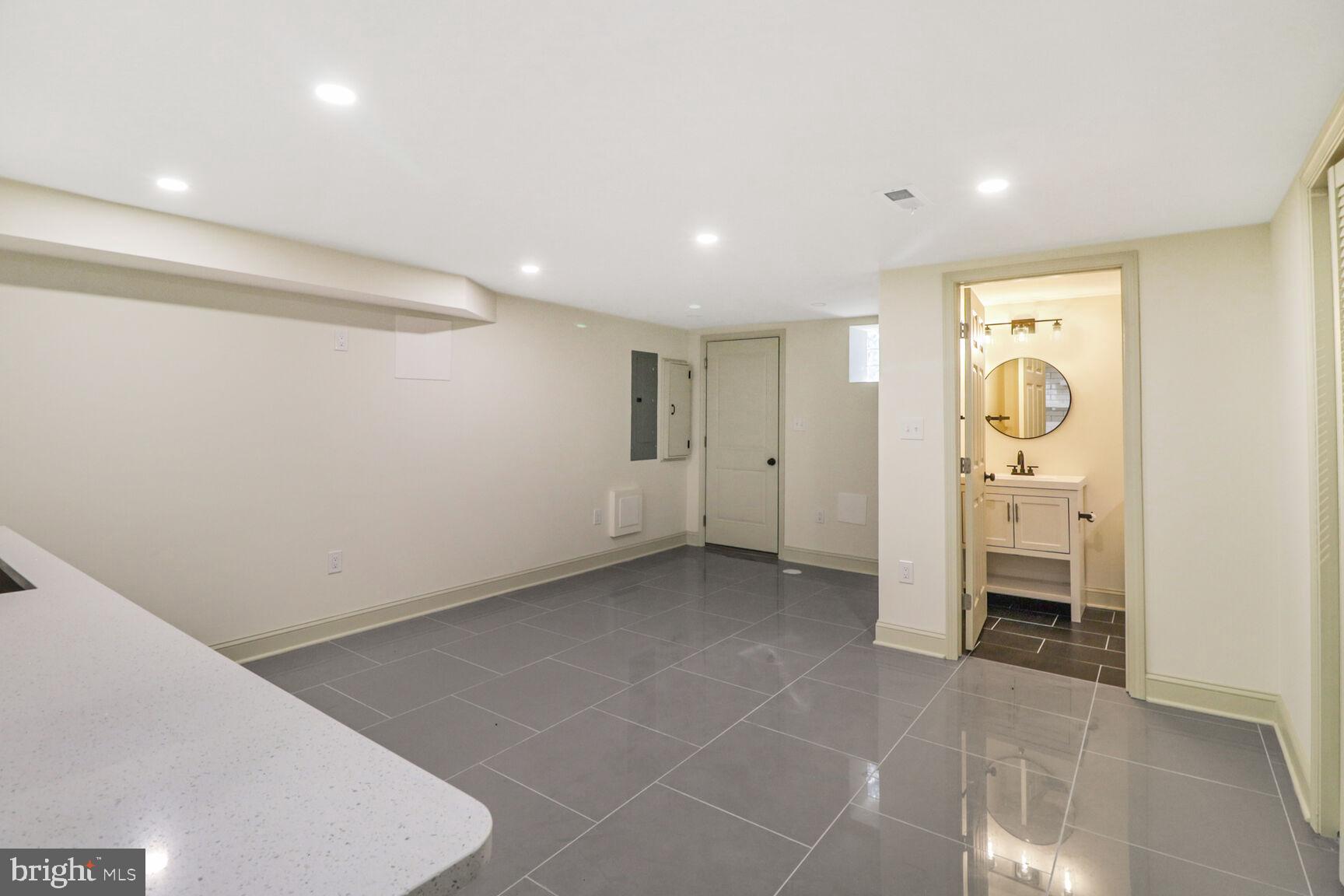 EDGEWOOD - Residential