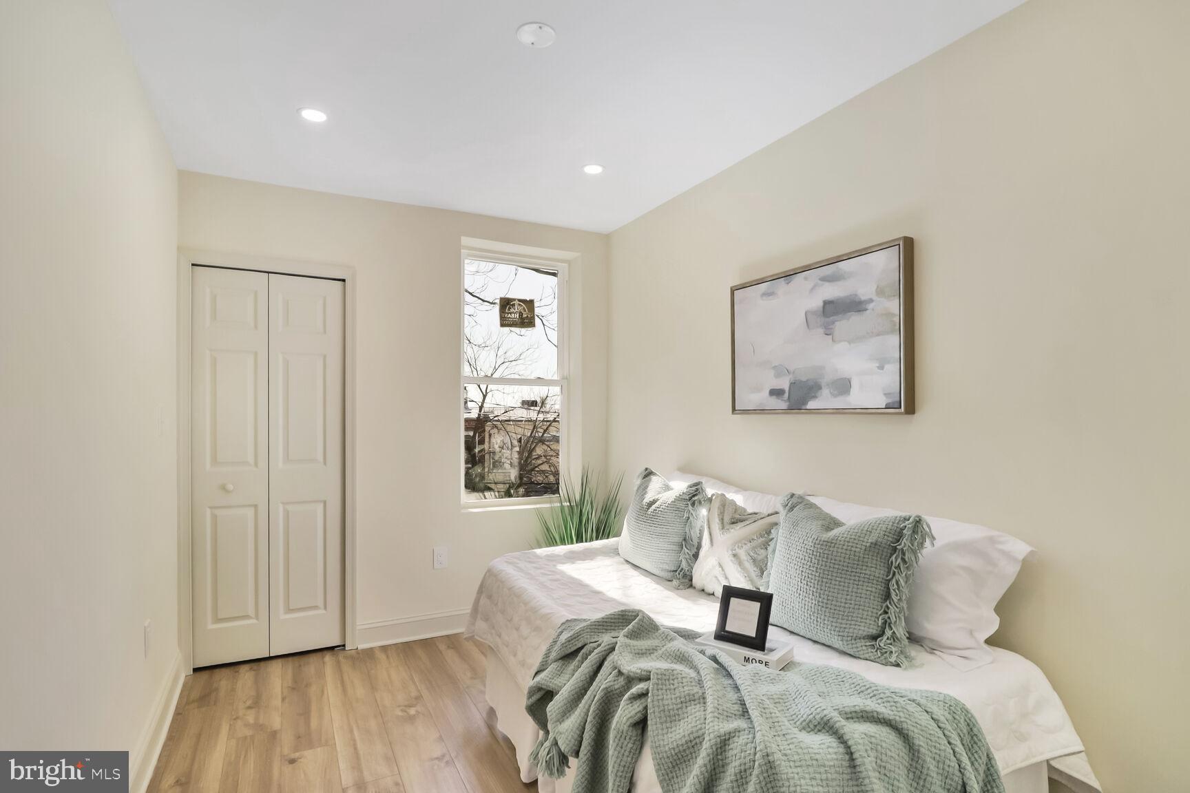 EDGEWOOD - Residential