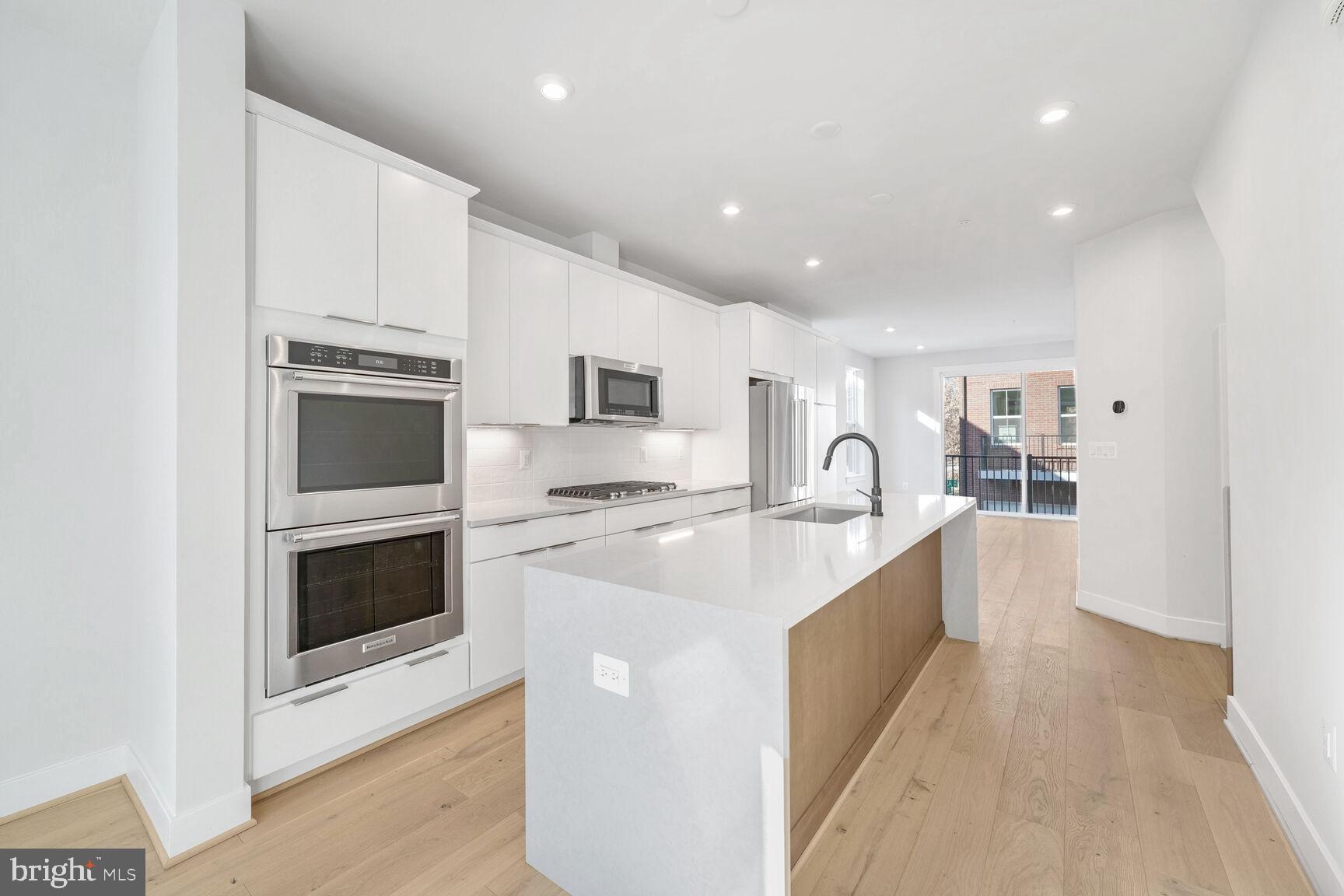 461 ALTEZZA DRIVE NE