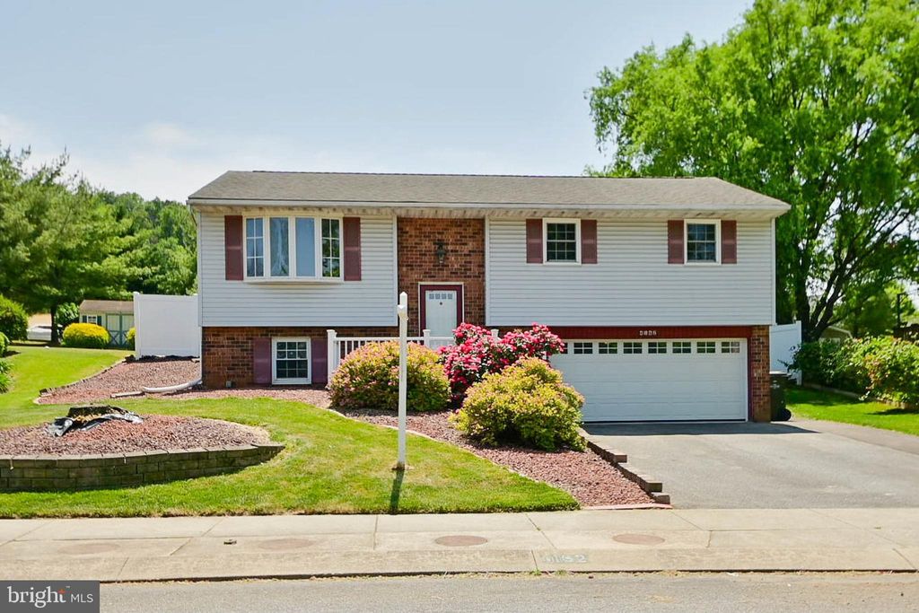 Photo of 4162 MAGNOLIA DR, MOUNT JOY, PA 17552 (MLS # PALA2035418)