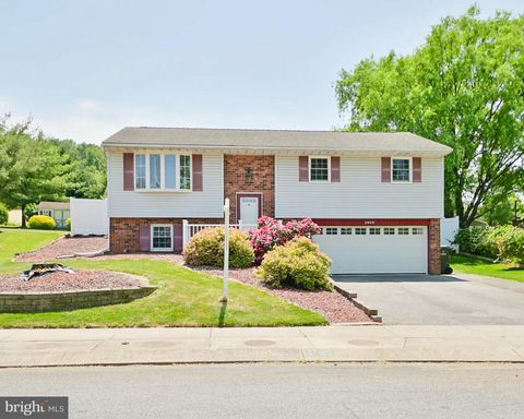 Photo of 4162 MAGNOLIA DR, MOUNT JOY, PA 17552 (MLS # PALA2035418)