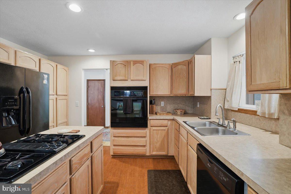 SAW CREEK ESTATES - Residential