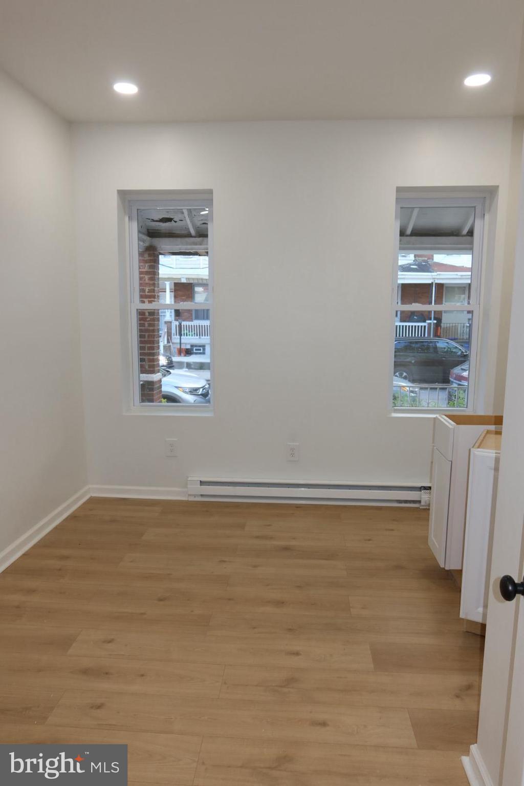 GERMANTOWN (EAST) - Residential