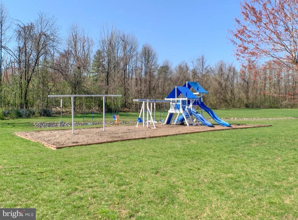 CRESTWOOD CONDO - Residential