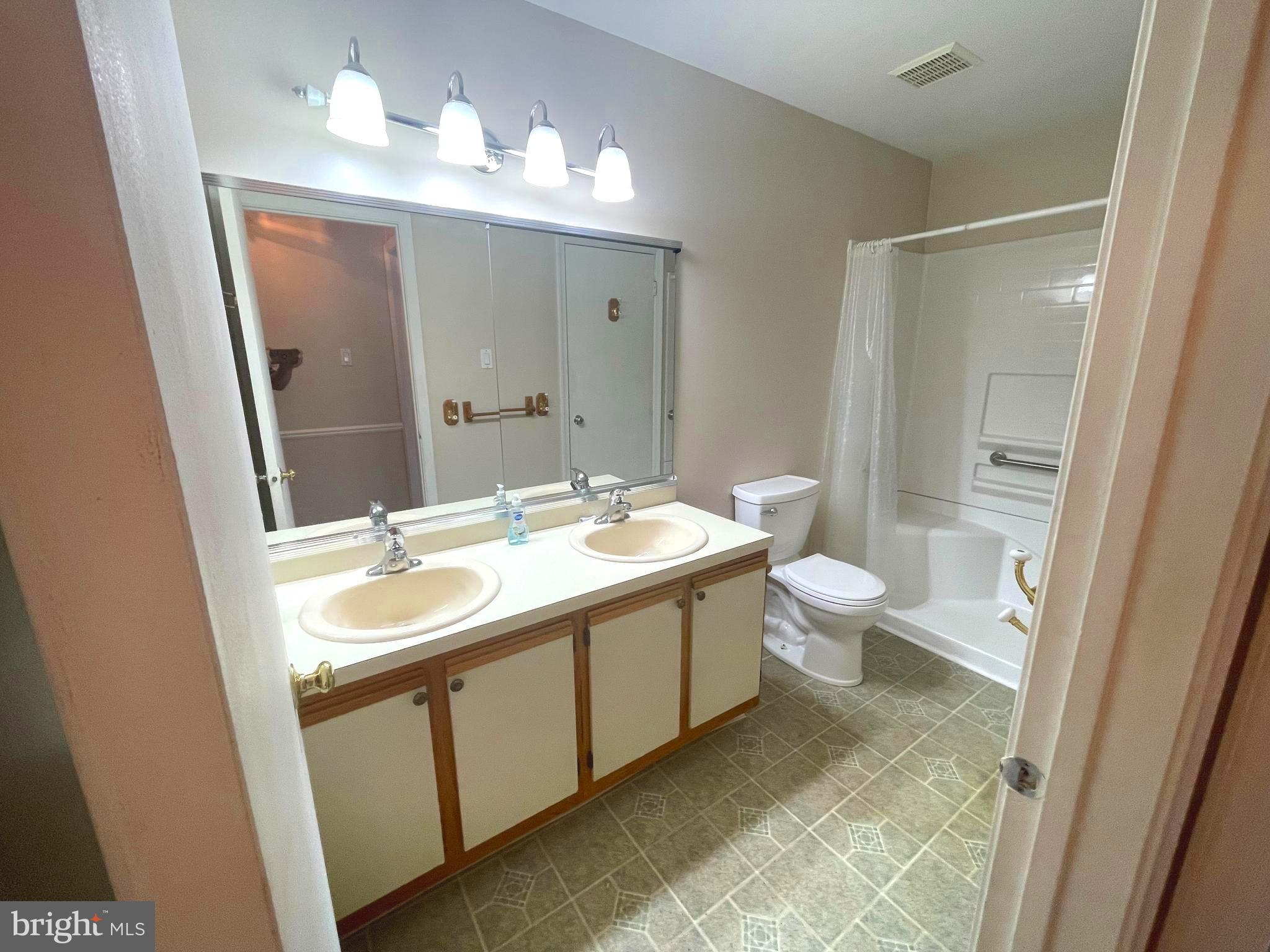 CRESTWOOD CONDO - Residential