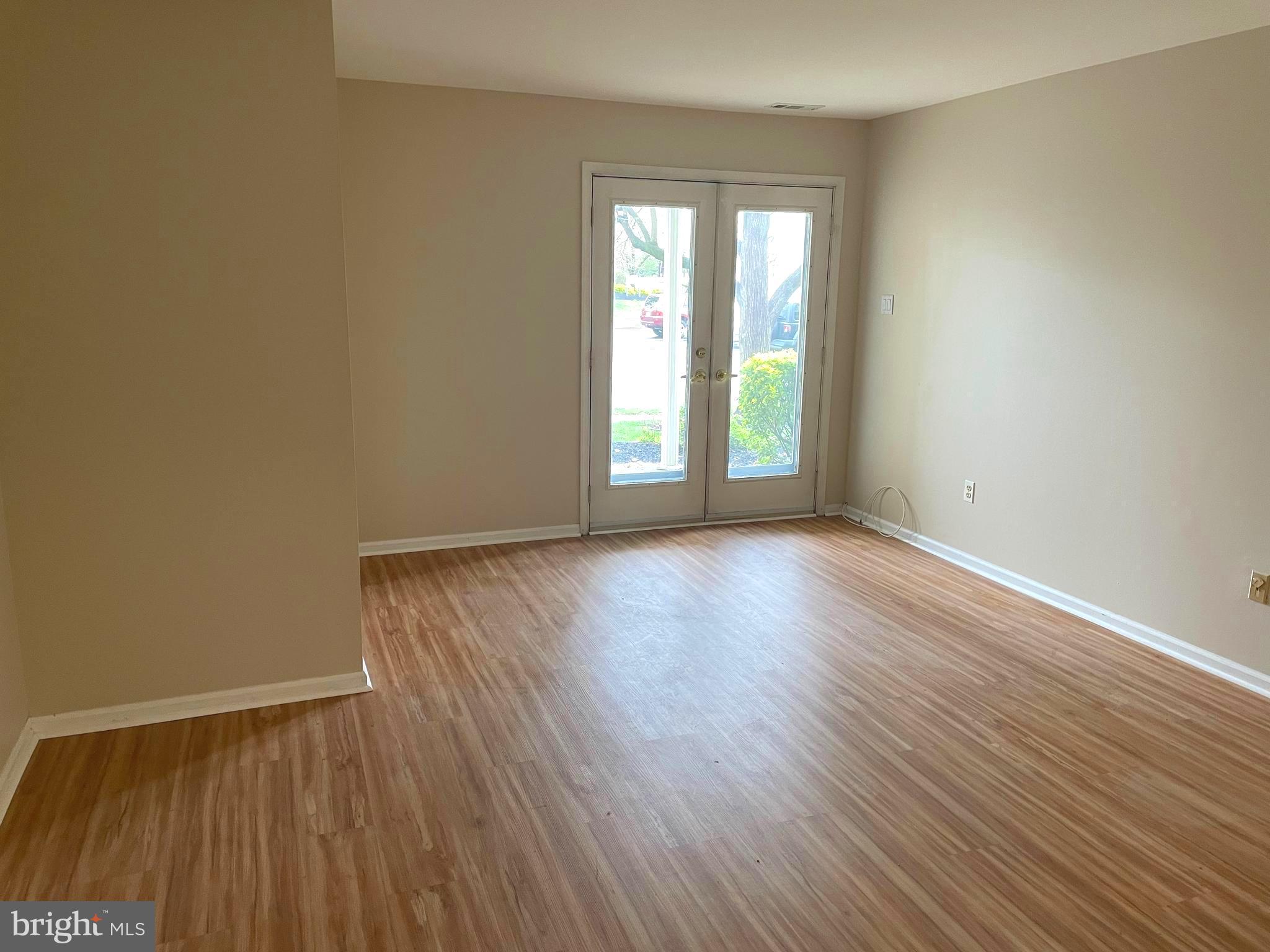 CRESTWOOD CONDO - Residential