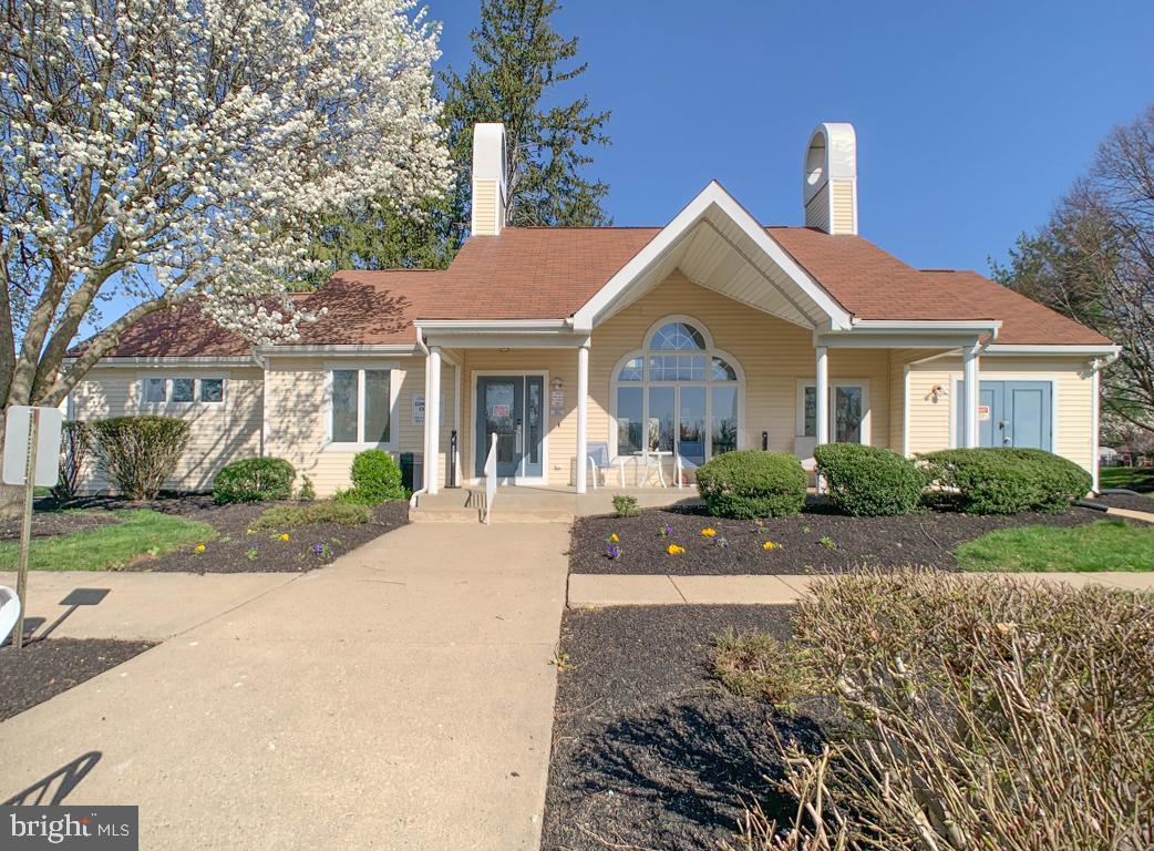 CRESTWOOD CONDO - Residential