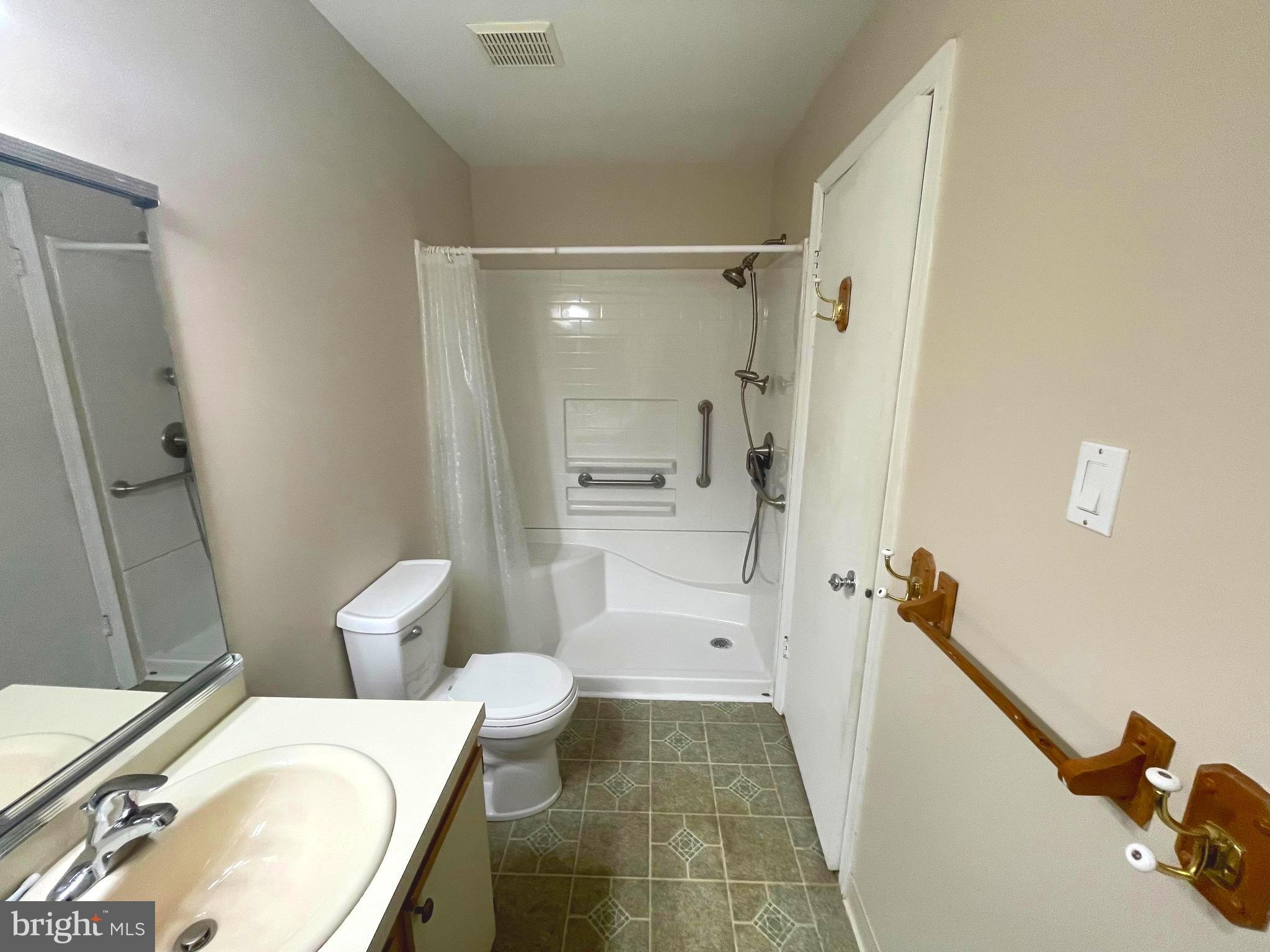 CRESTWOOD CONDO - Residential