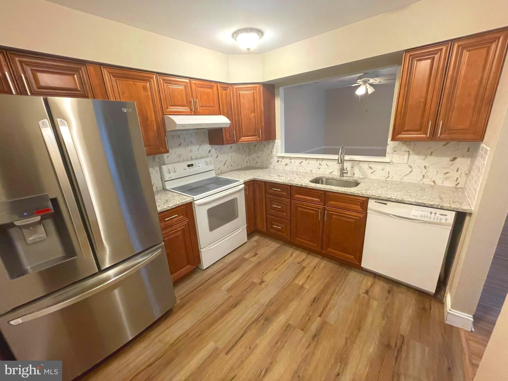 CRESTWOOD CONDO - Residential