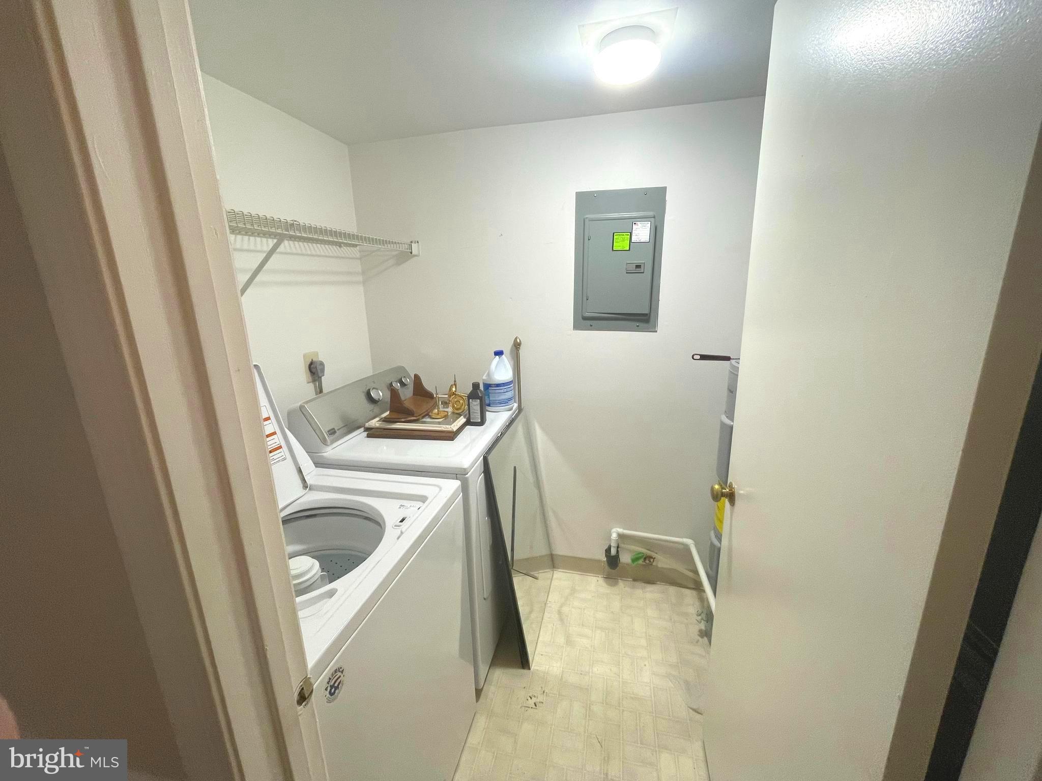 CRESTWOOD CONDO - Residential