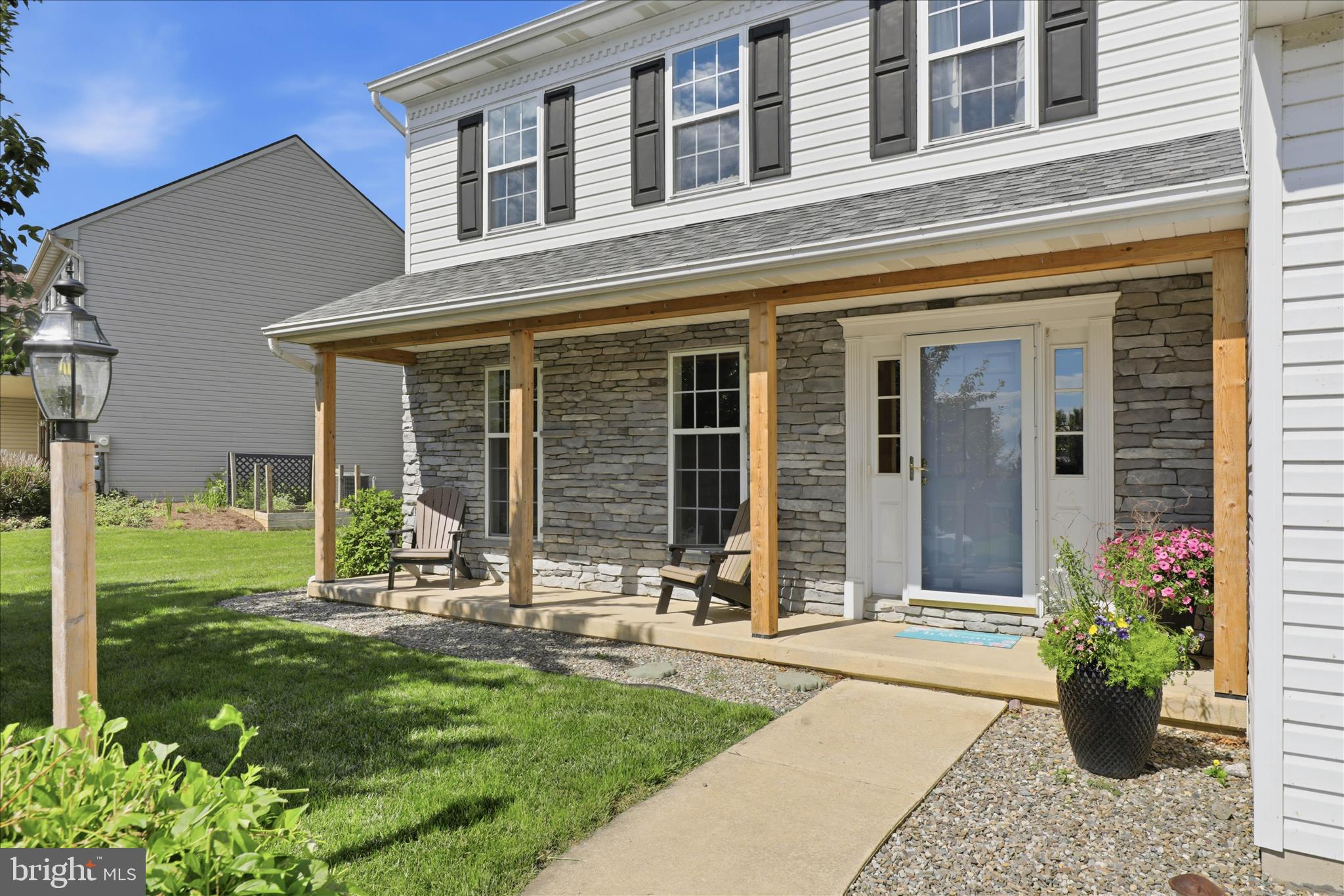 216 JUNIPER DRIVE