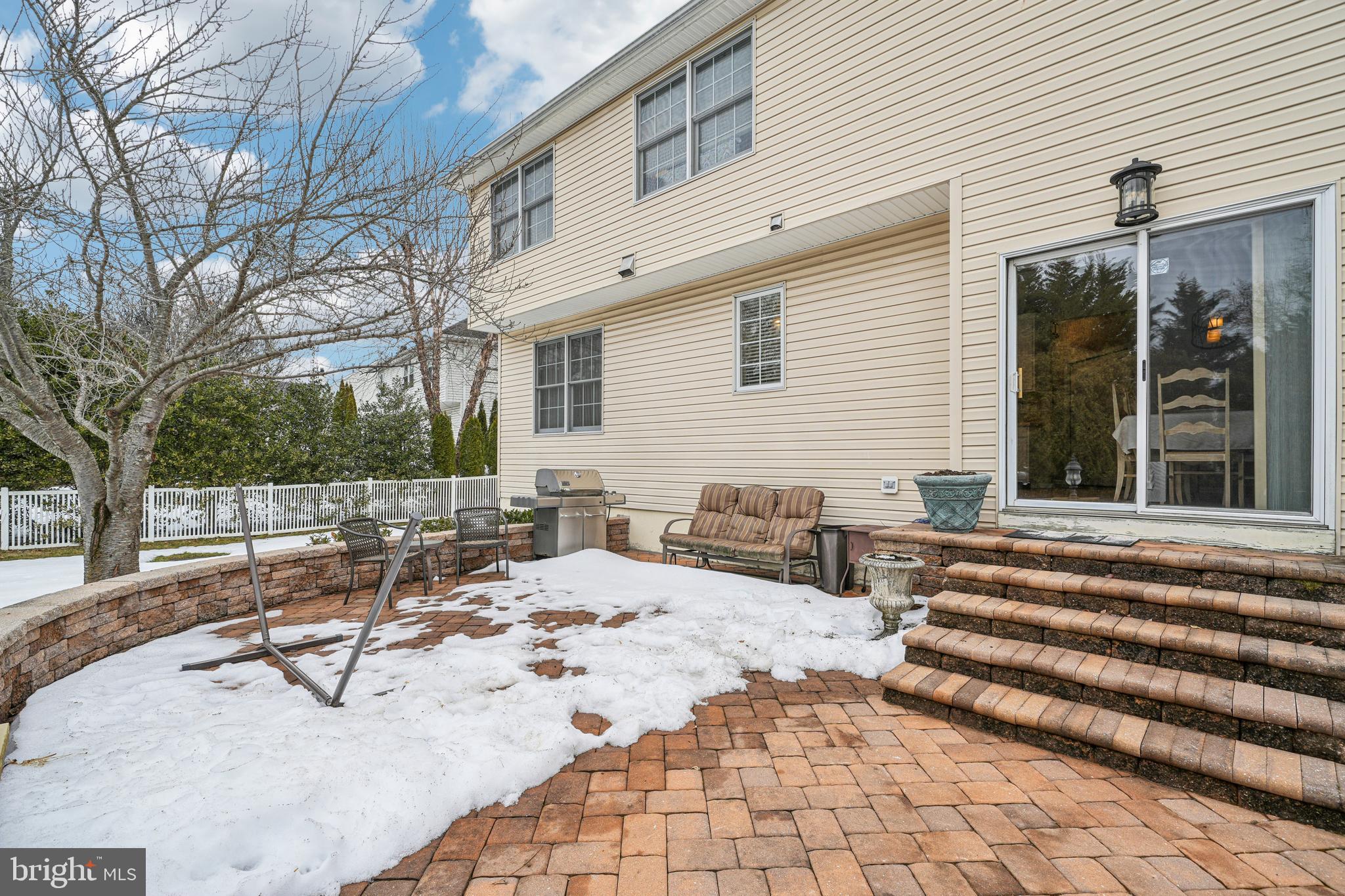 NORTHAMPTON CROSSG - Residential