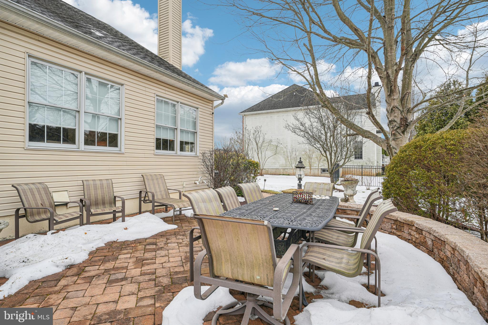 NORTHAMPTON CROSSG - Residential