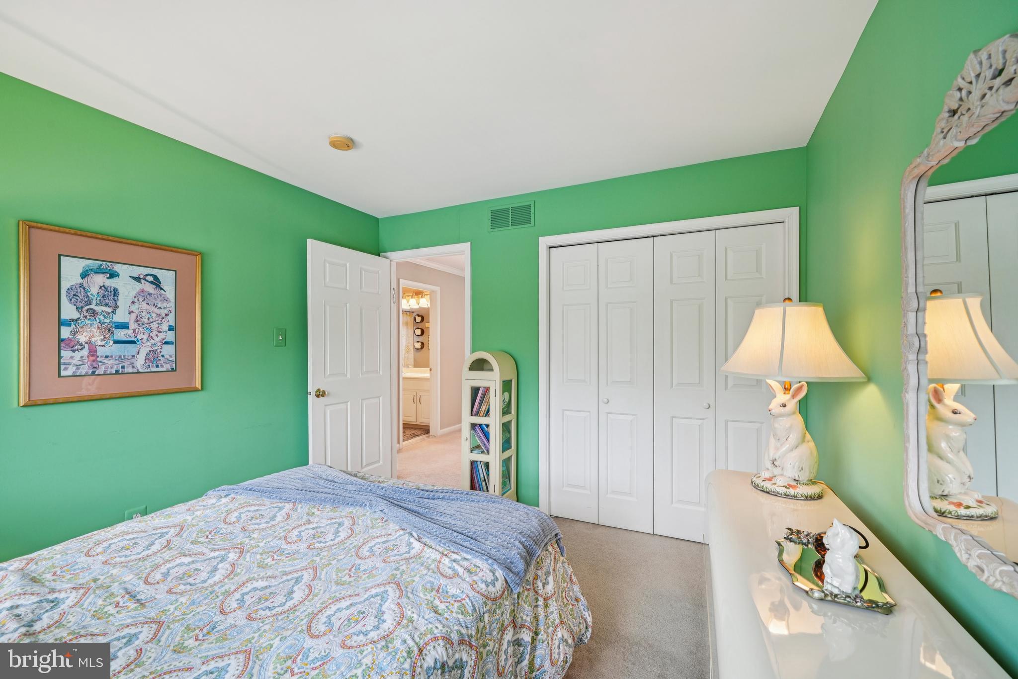 NORTHAMPTON CROSSG - Residential