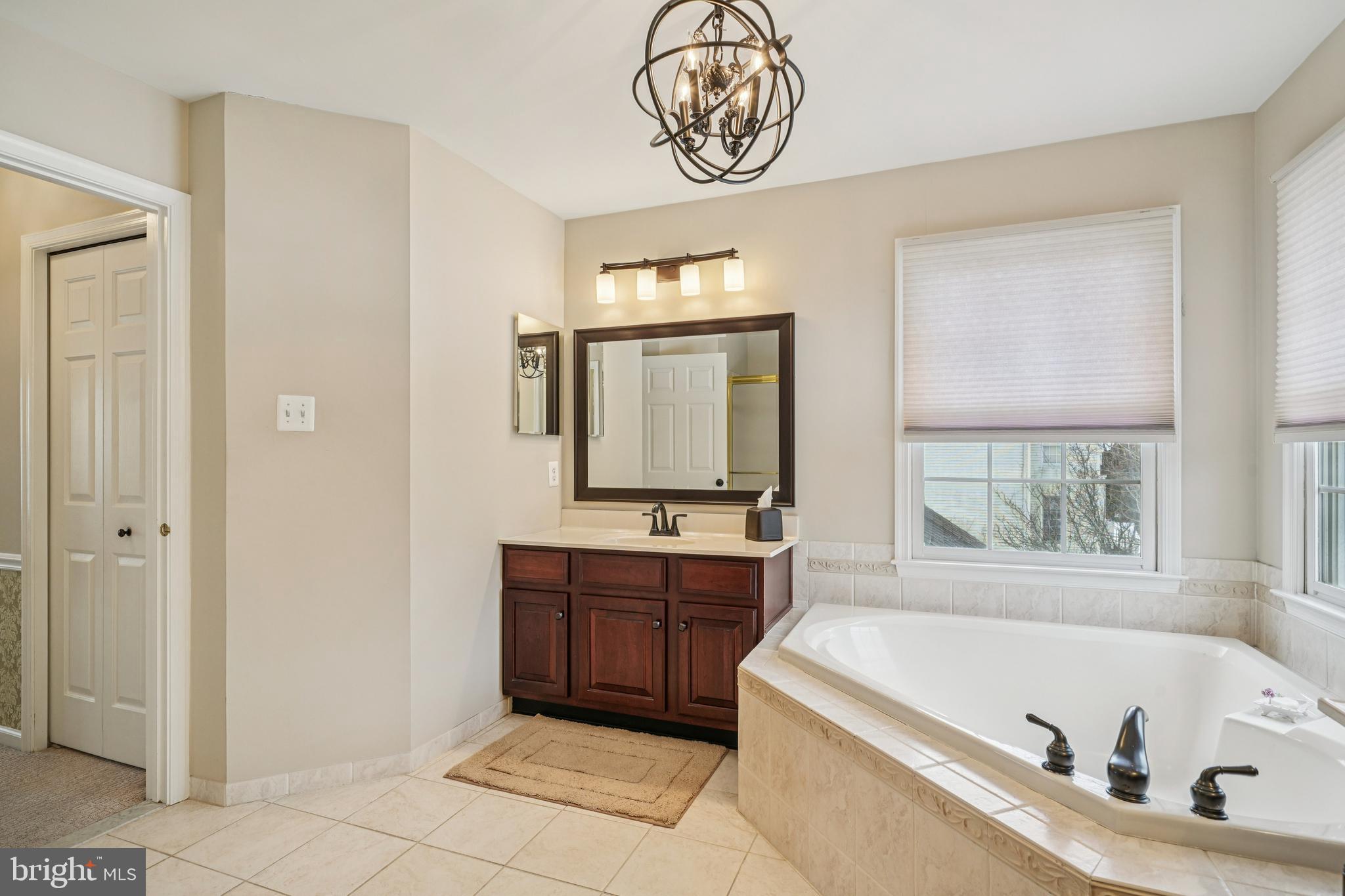 NORTHAMPTON CROSSG - Residential