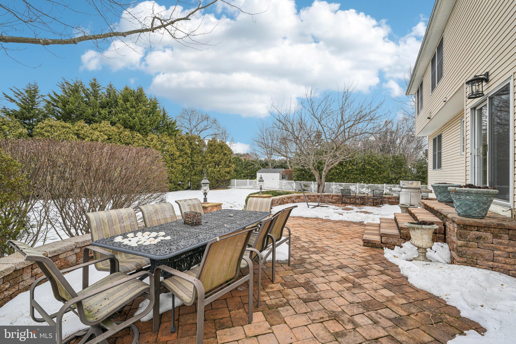 NORTHAMPTON CROSSG - Residential