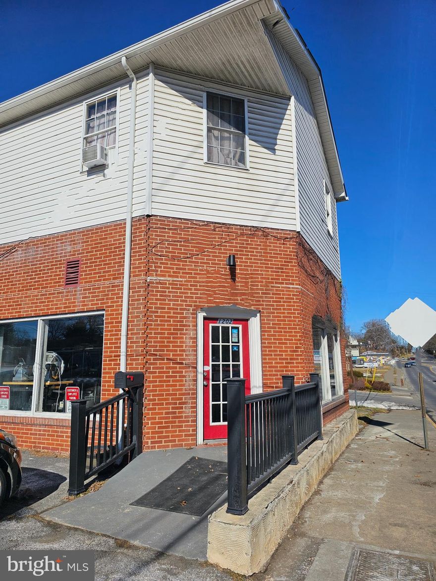 Opportunity awaits, property includes restaurant and 4 apartments .  Conveniently located in Front Royal in established neighborhood with a high traffic area. If you are looking for an investment opportunity this is it.  Tax Map for all properties are as follows- 20A2 450 2, 20A2 450 1 . All units are currently leased on a month to month basis. Owner pays all utilities for 1202 N Royal Ave, all restaurant equipment is included (with the exception of the walk in cooler). Will require 24hr notice for showing. *Will be subject to 1031 Exchange*. .