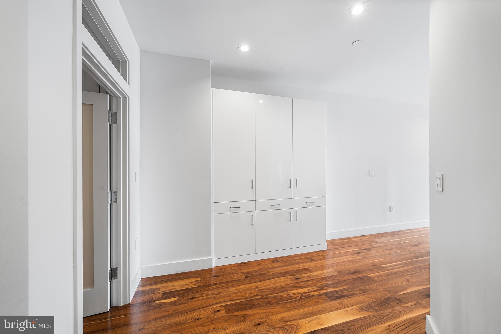 621-23 S 24TH STREET 208