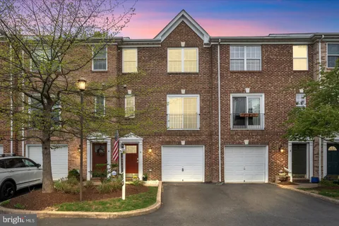 6 W Glebe Road, Alexandria, VA MLS: VAAX2043462