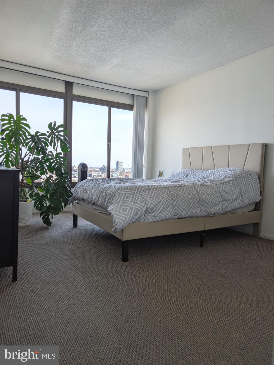 FAIRMOUNT - Residential Lease