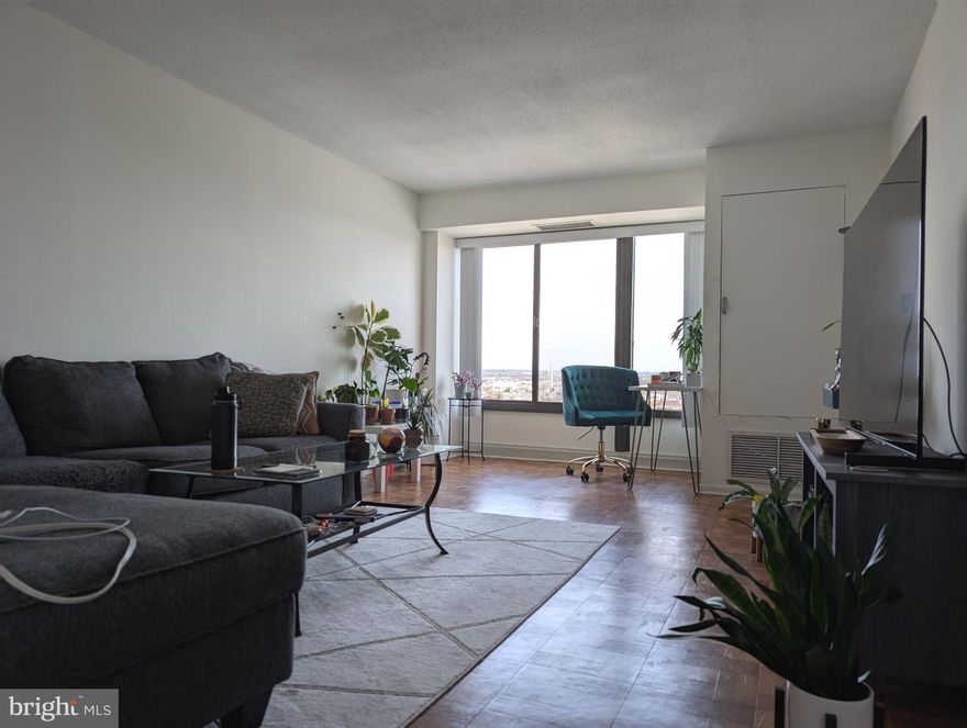 High floor unit with fantastic skyline view, 1 bedroom unit in the North Tower at the CityView. Bright full side windows in the living room and bedroom, plenty of closet space! 24 hour concierge, state of art 24 hour gym, beautiful outdoor pool, laundry room on every floor, on-site restaurants and bank. It is an absolute walking paradise, close to Whole Foods, Starbucks, CVS and a lot more! Easy access to all major highways. $500 one time move-in fee.  Water in included. Current tenant is open to sell furniture to a prospective tenant.