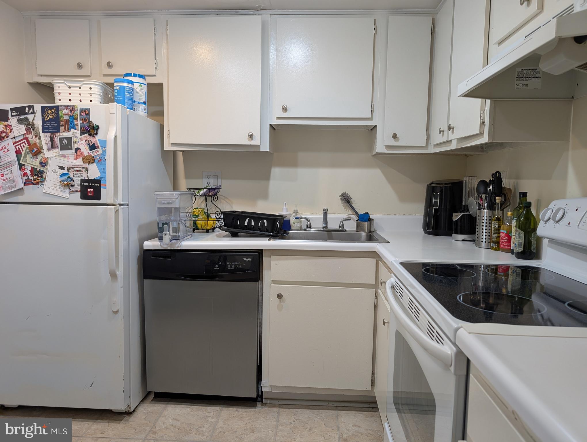 FAIRMOUNT - Residential Lease