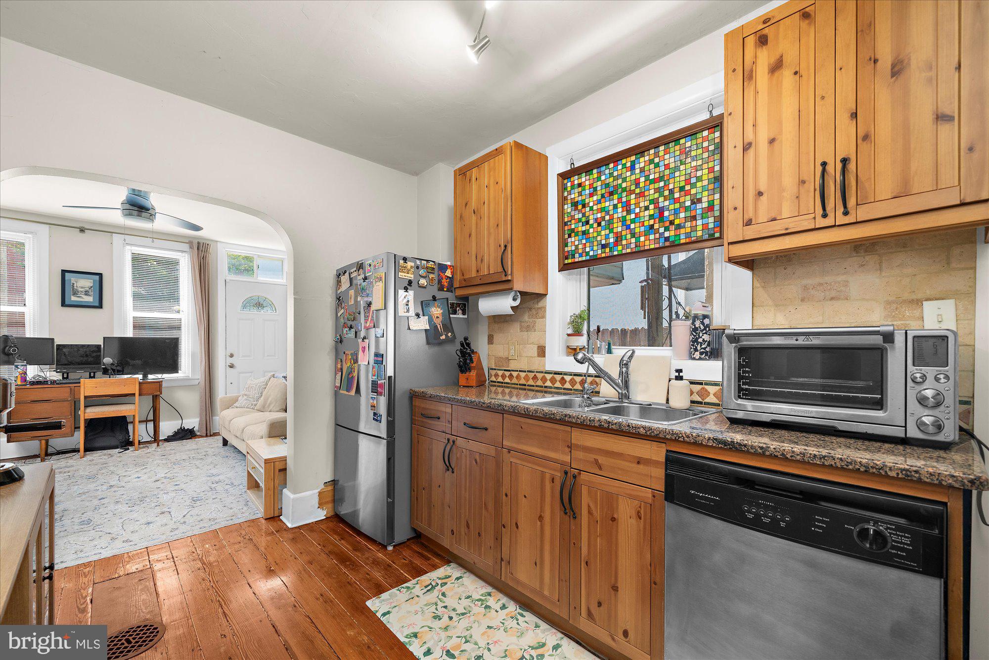 431 E FLORA STREET