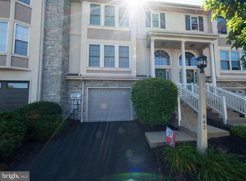 Photo of 642 LAUSCH LN, LANCASTER, PA 17601 (MLS # PALA2035604)