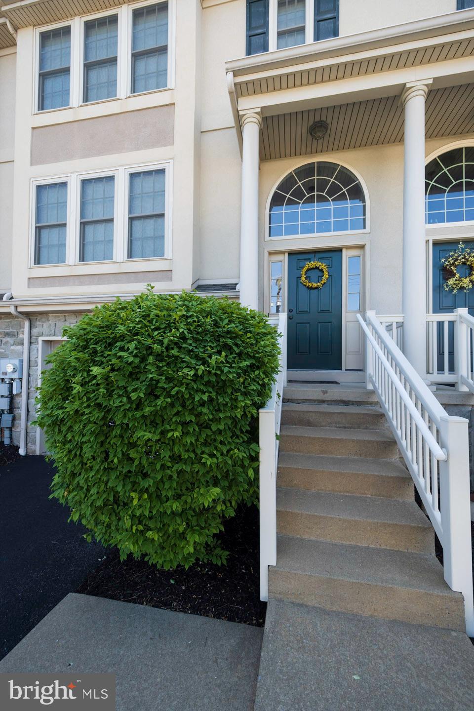 CHELSEA MANOR - Residential