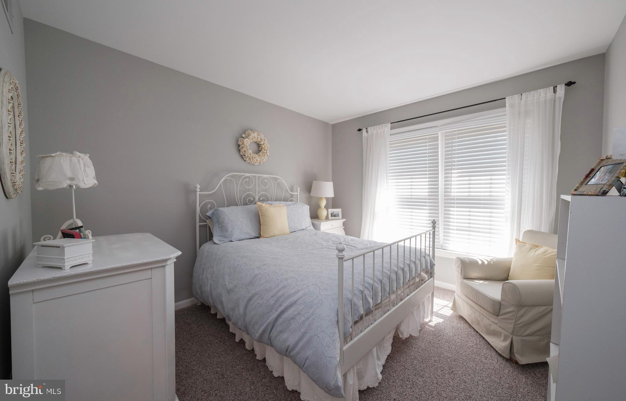 CHELSEA MANOR - Residential