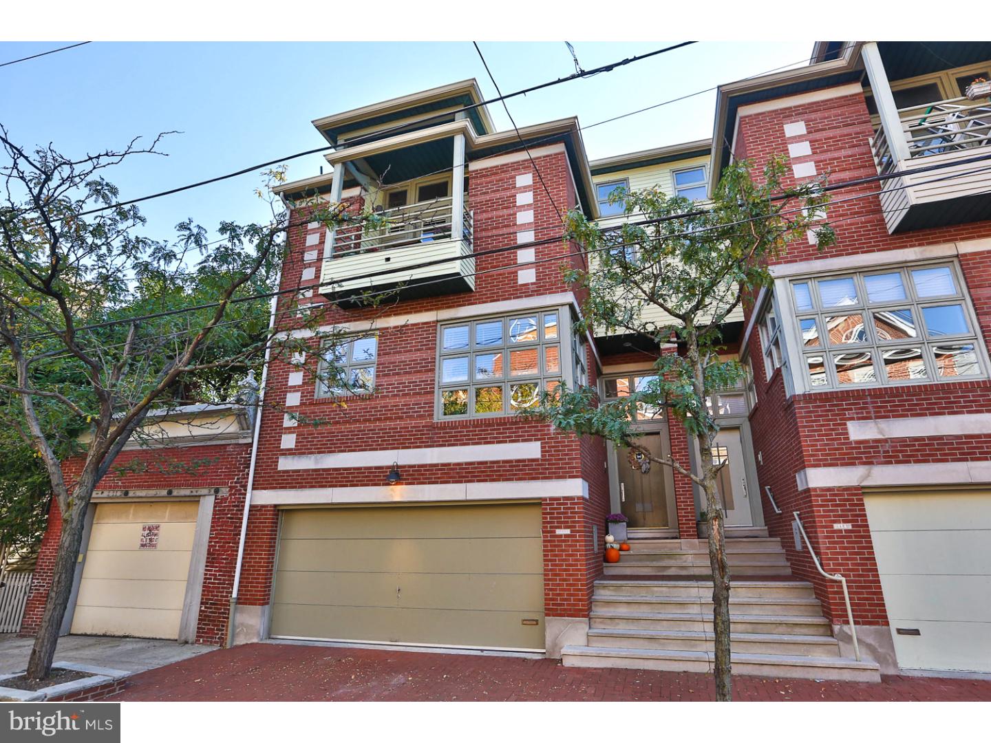 QUEEN VILLAGE - Residential