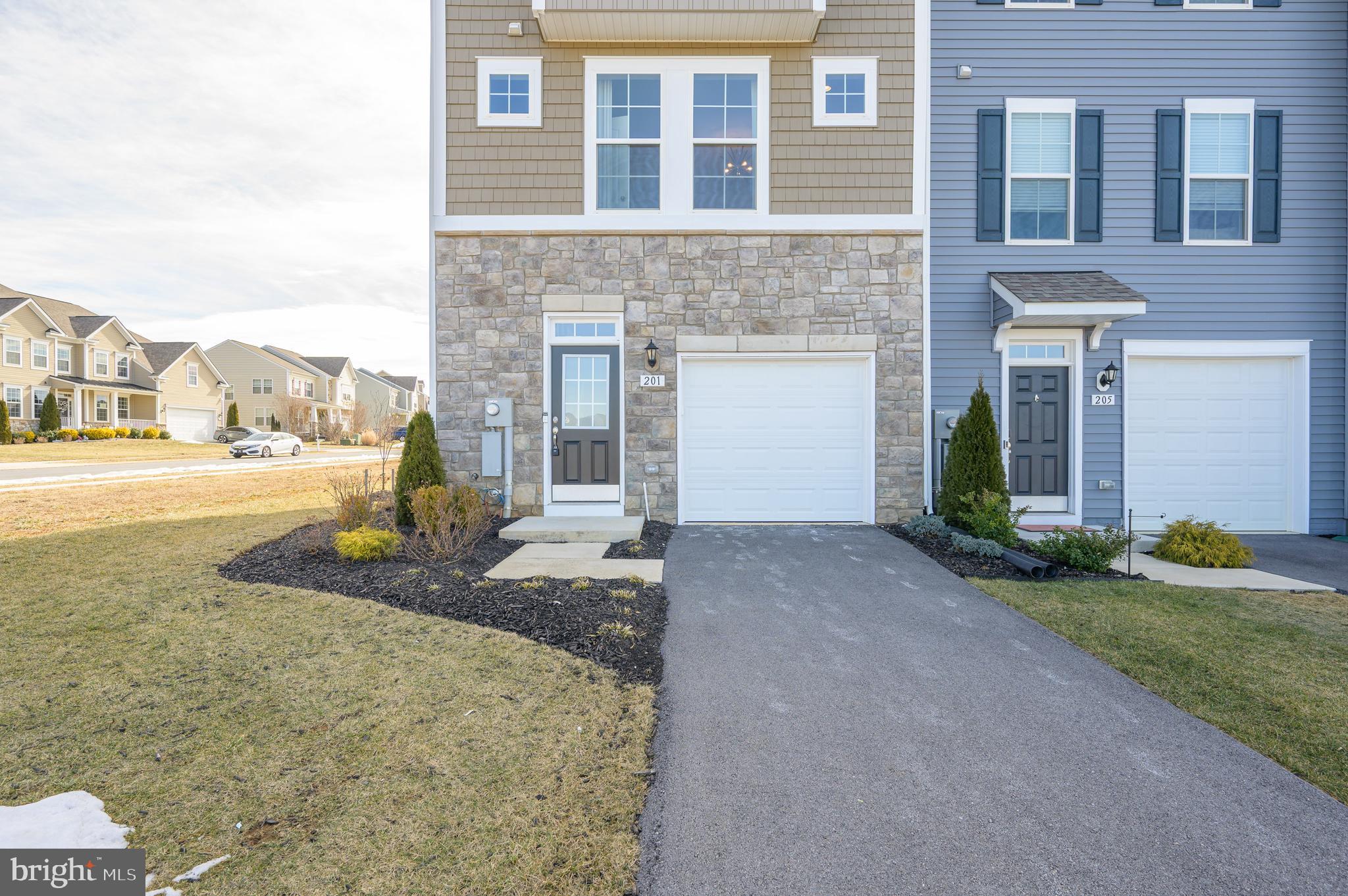 MARTINSBURG STATION - Residential Lease