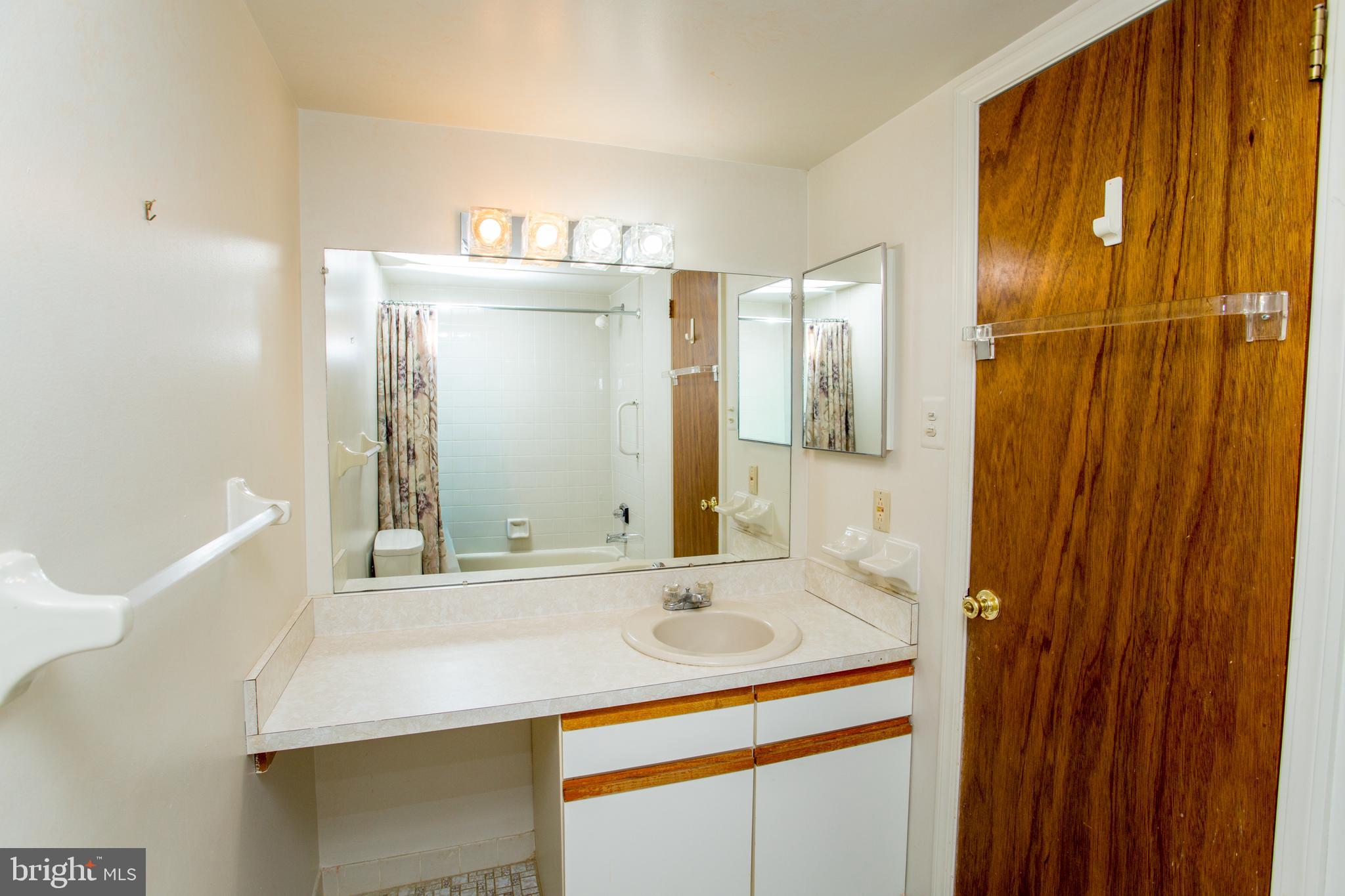 BUSTLETON - Residential