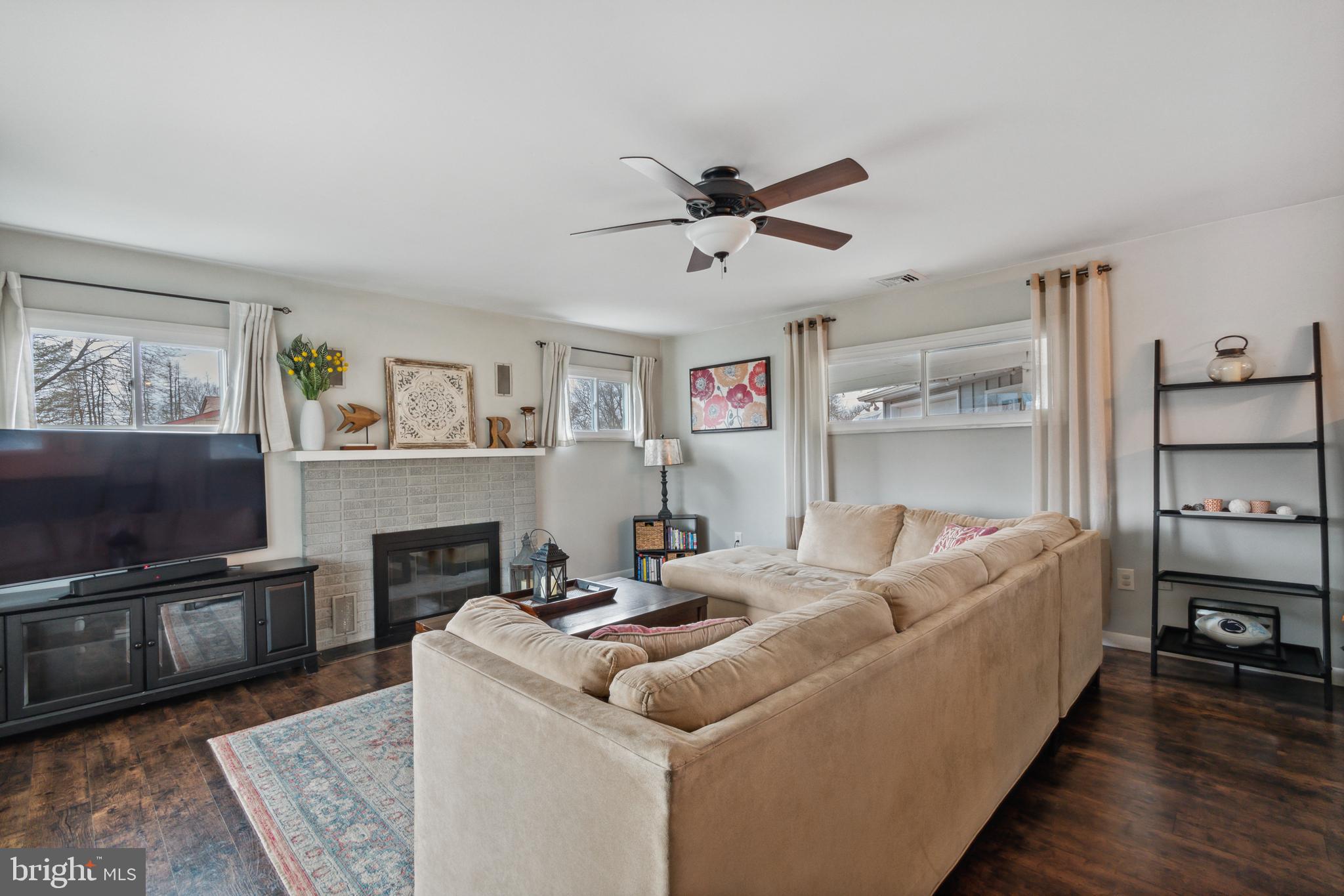 PENNSBURY HILLS - Residential