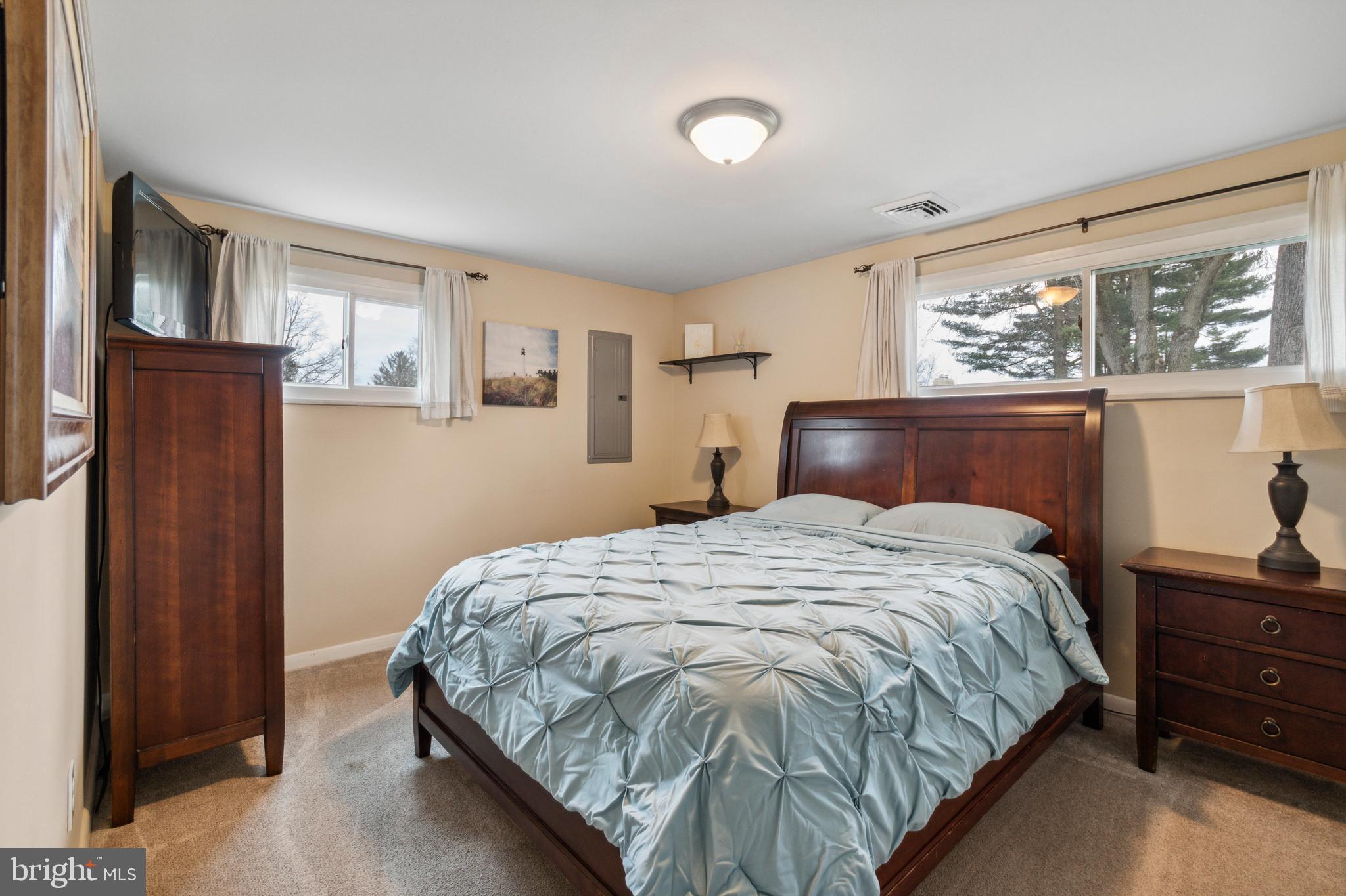 PENNSBURY HILLS - Residential