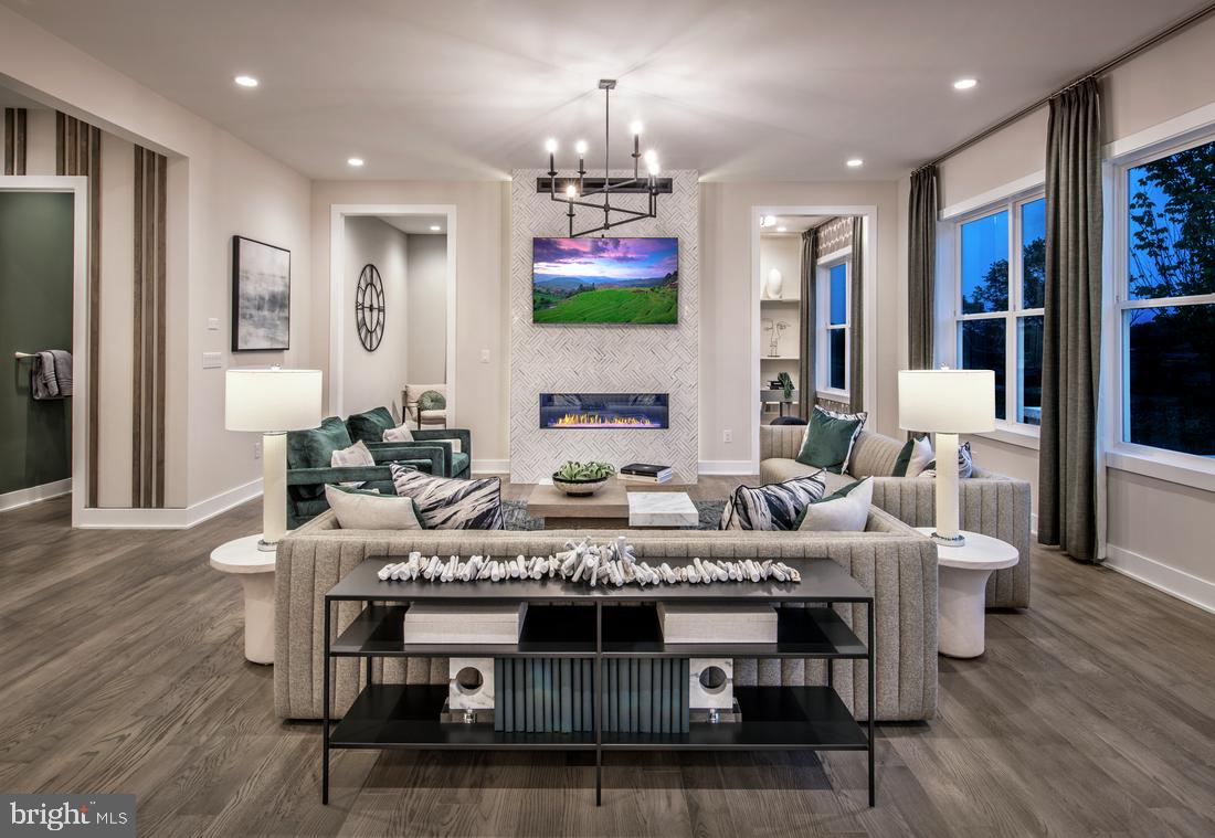 REGENCY AT WATERSIDE - Residential