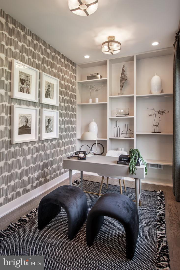 REGENCY AT WATERSIDE - Residential