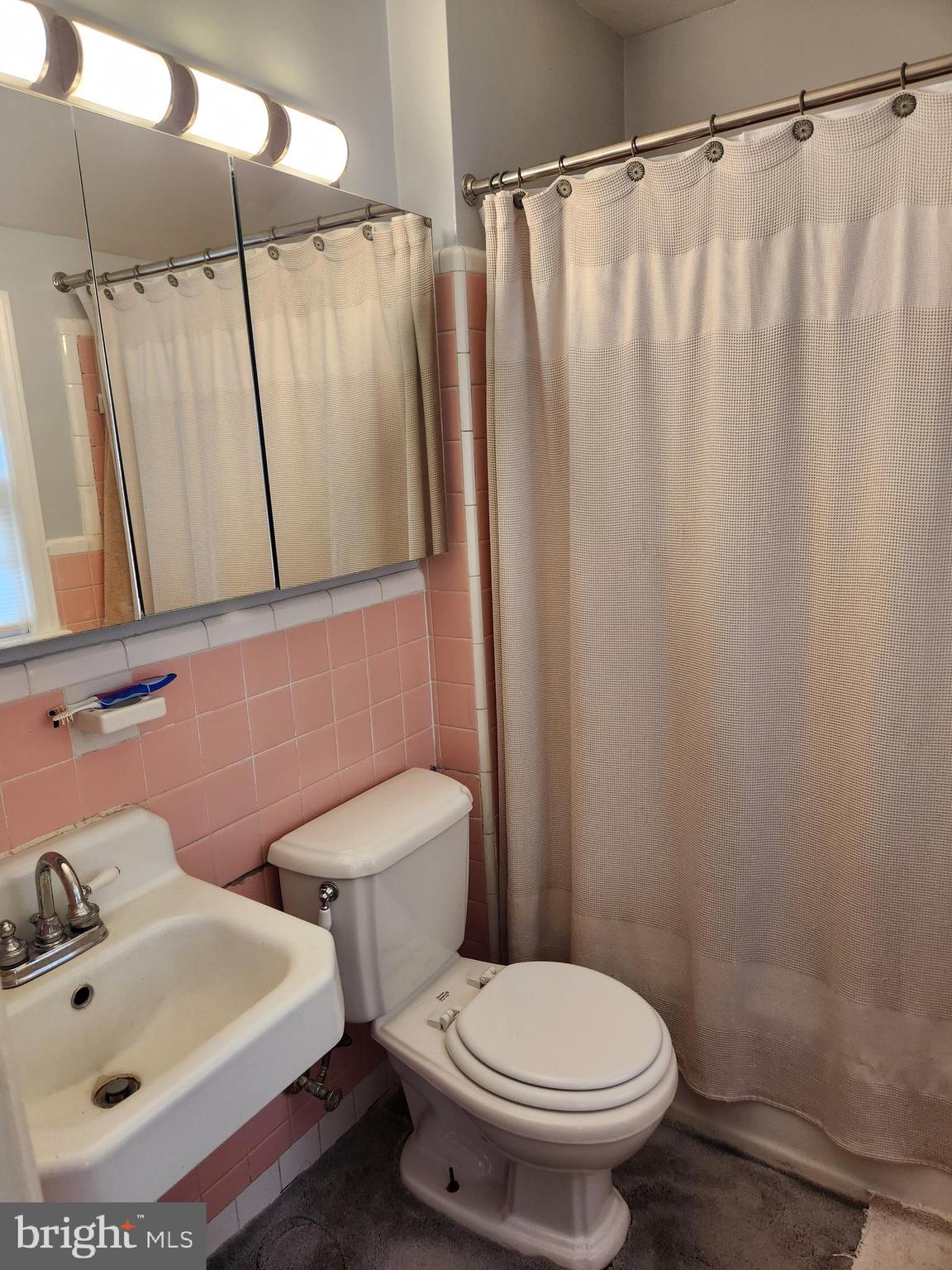 ARLINGTON HEIGHTS - Residential