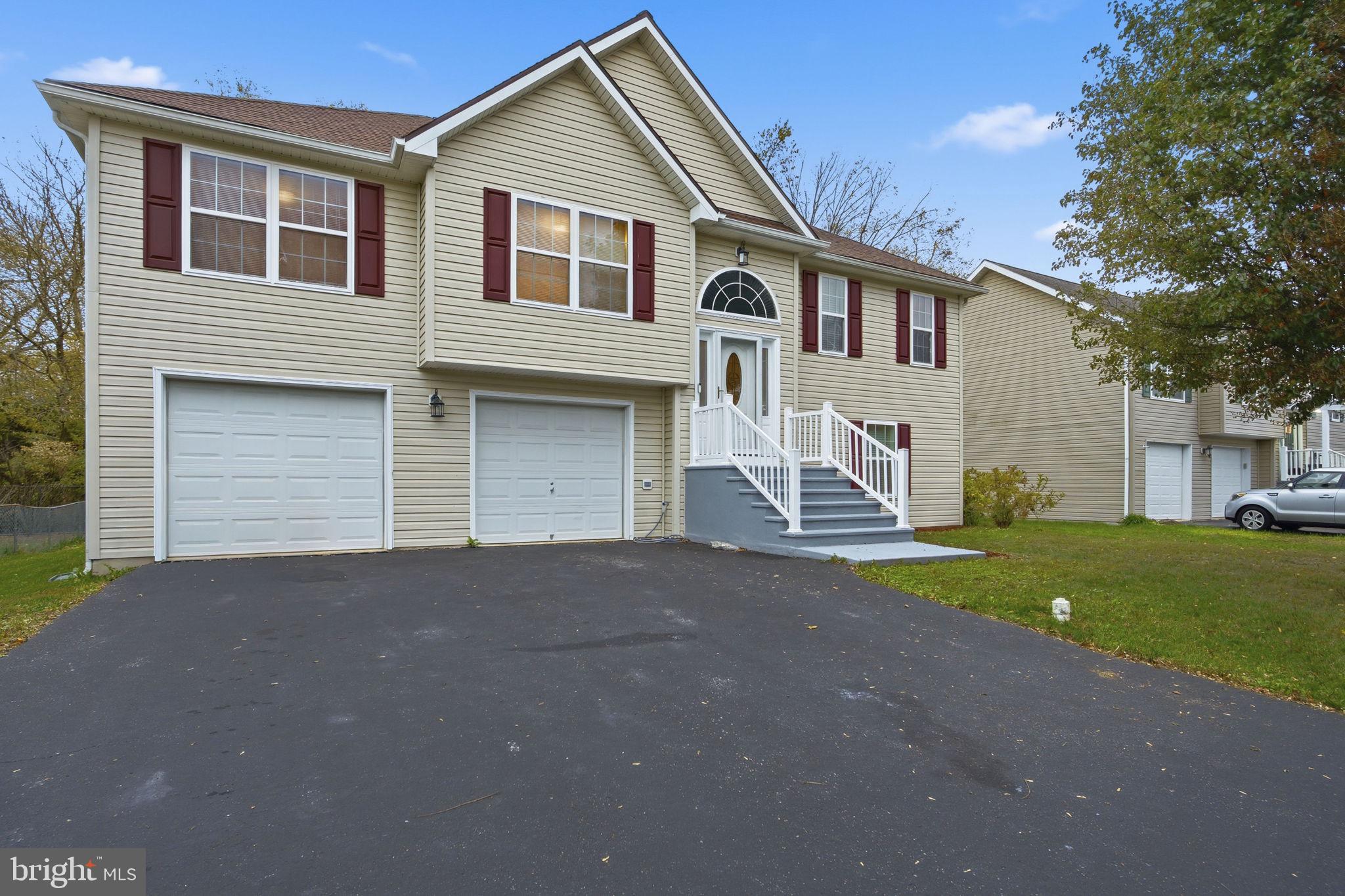 SYCAMORE VILLAGE - Residential