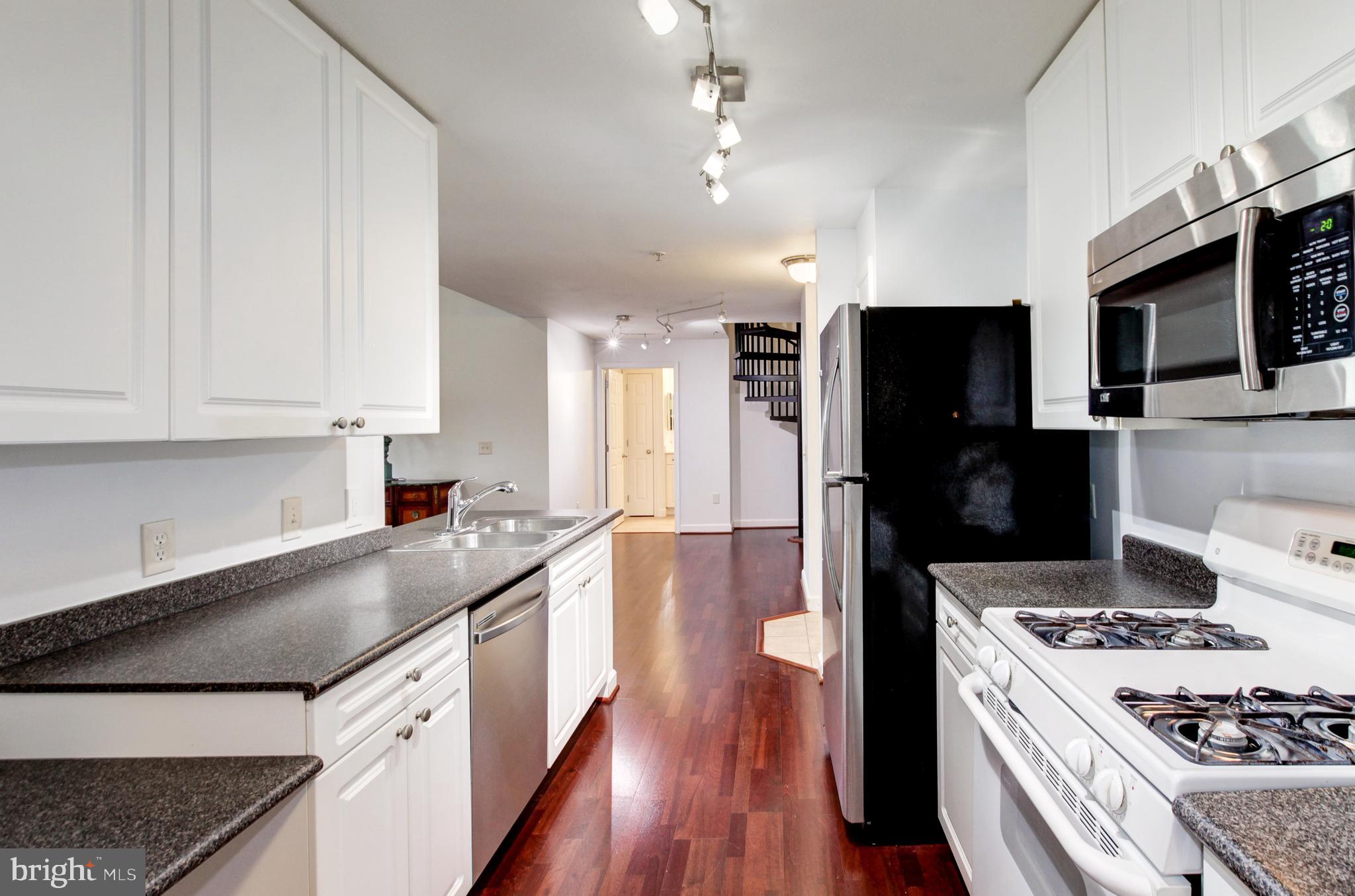 FITZ AT ROCKVILLE TOWN C - Residential