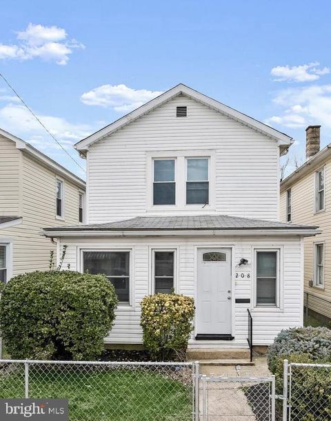 Homes For Sale - 208 Center Street<br/> DUNDALK, MD 21222