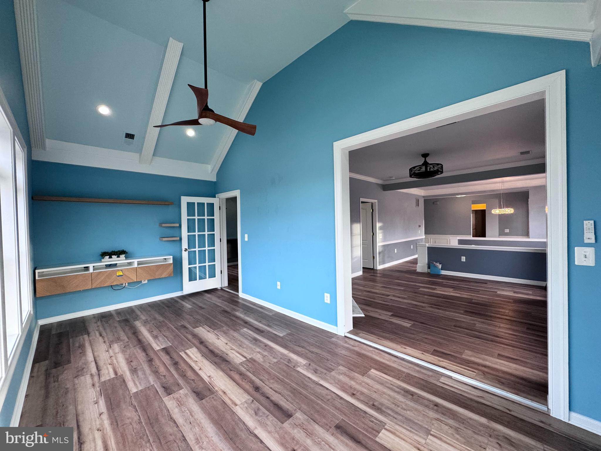 RIVER RIDGE - Residential