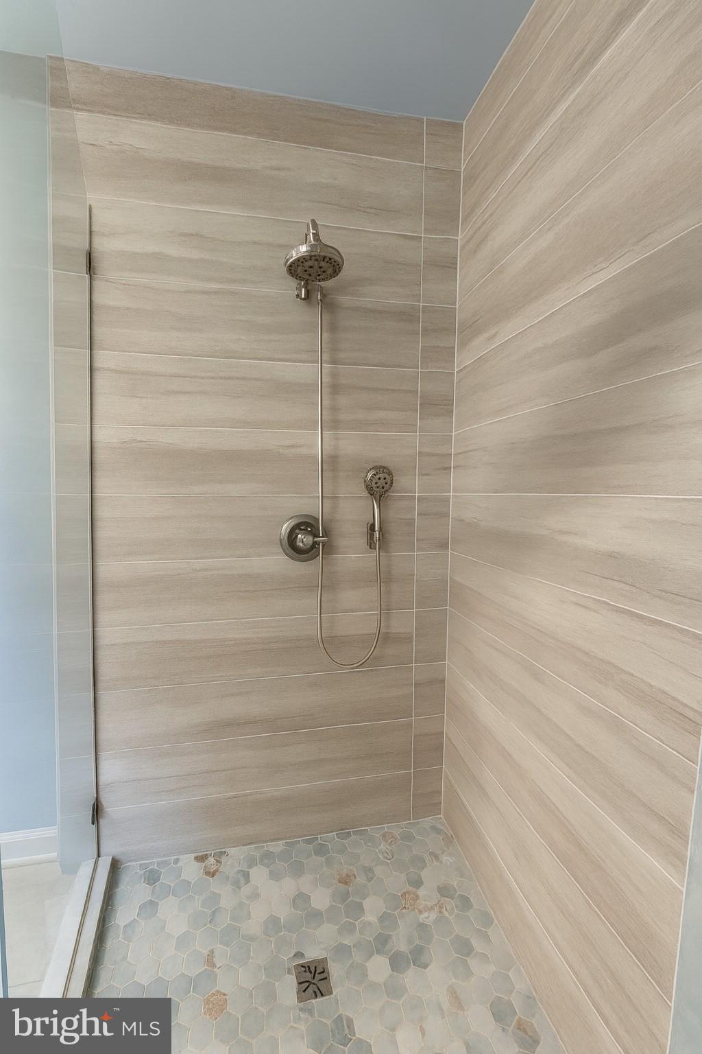 RIVER RIDGE - Residential